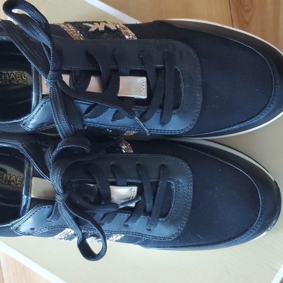 Michael kors Mabel trainer size 8.5 - Picture 4 of 6